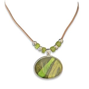 Vtg KC Kenneth Cole Enamel Green Pendant Necklace Glitter Silver Tone Adjustable